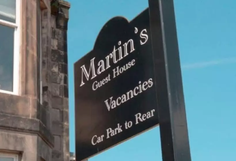 تختخواب و صبحانه Martin S Guesthouse