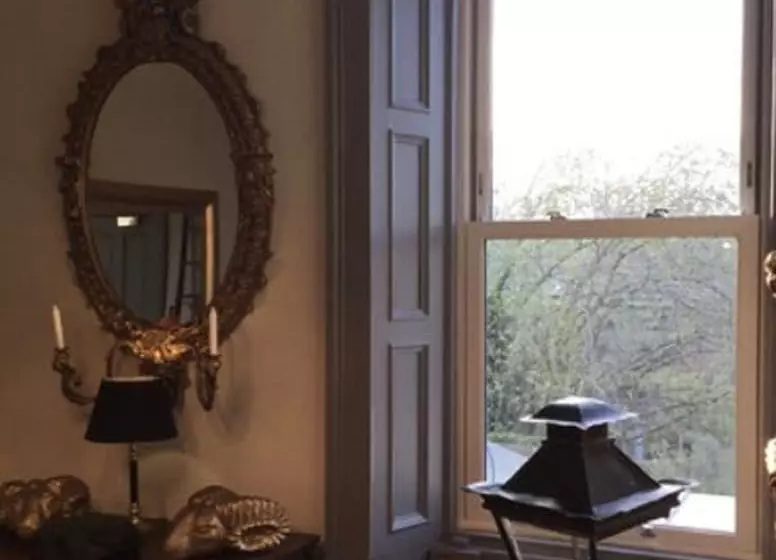 تختخواب و صبحانه Martin S Guesthouse