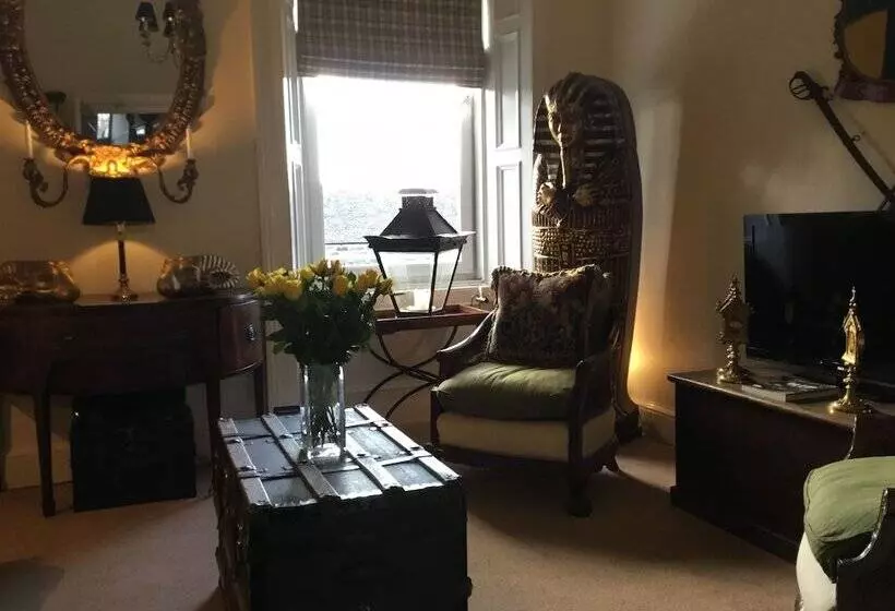 تختخواب و صبحانه Martin S Guesthouse