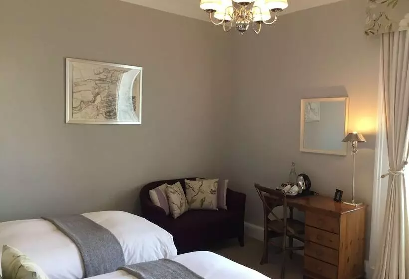 تختخواب و صبحانه Martin S Guesthouse