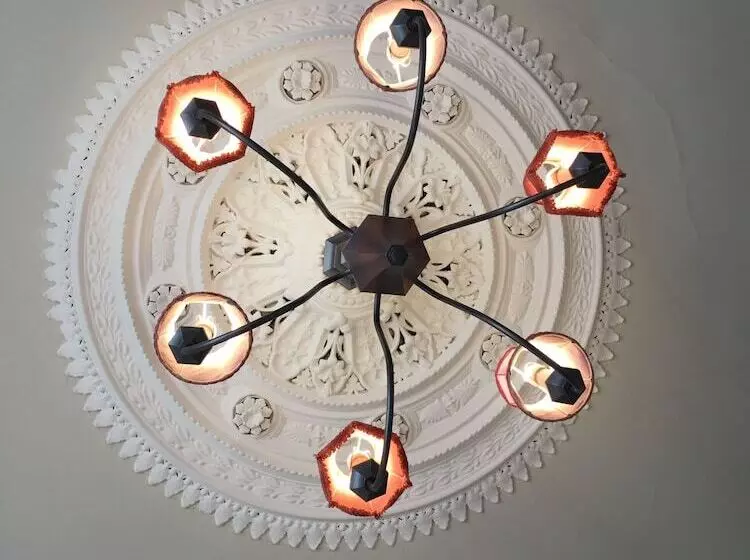 تختخواب و صبحانه Martin S Guesthouse