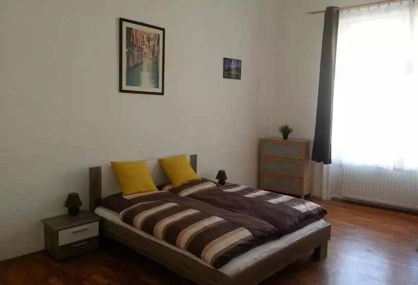 簡易ホテル Caterina Private Rooms And Apartments