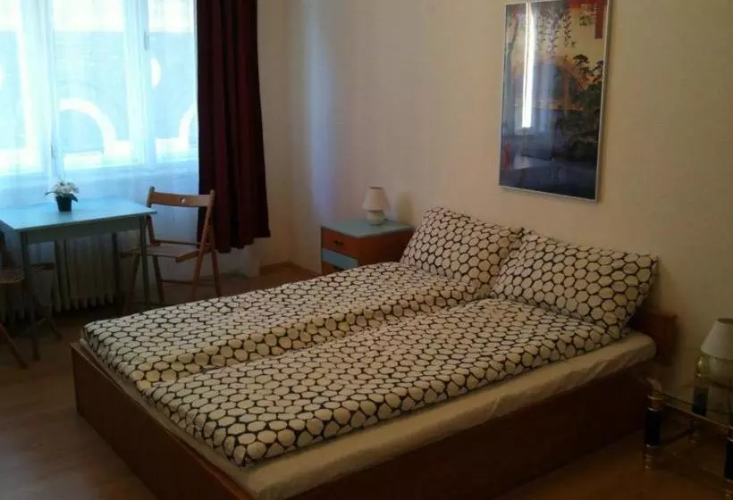 簡易ホテル Caterina Private Rooms And Apartments