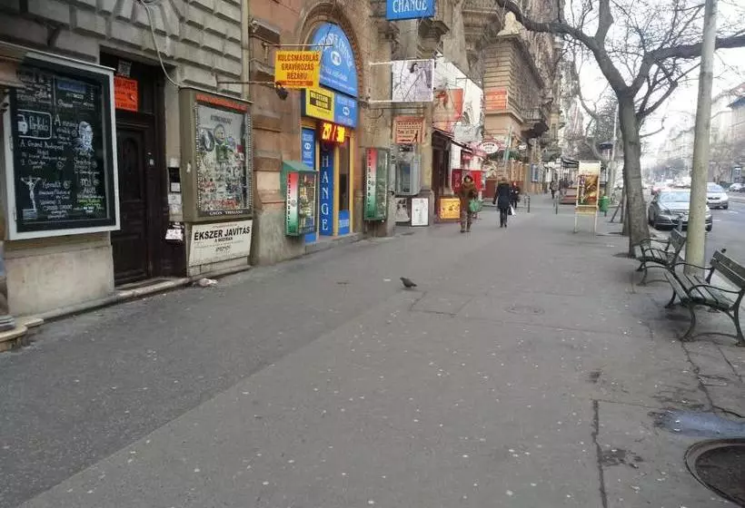 簡易ホテル Caterina Private Rooms And Apartments