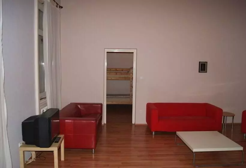 Happy Hostel