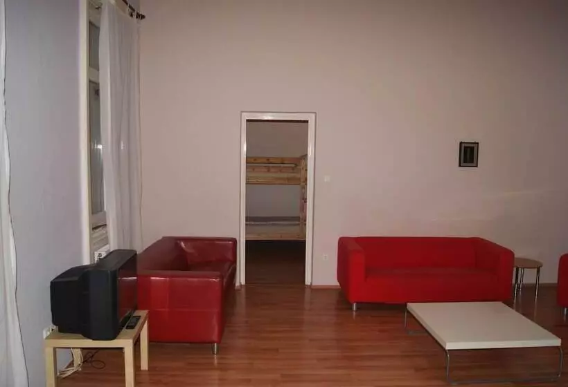 Happy Hostel