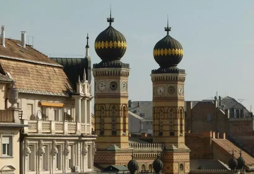 Gästgiveri Downtown Oasis Private Rooms