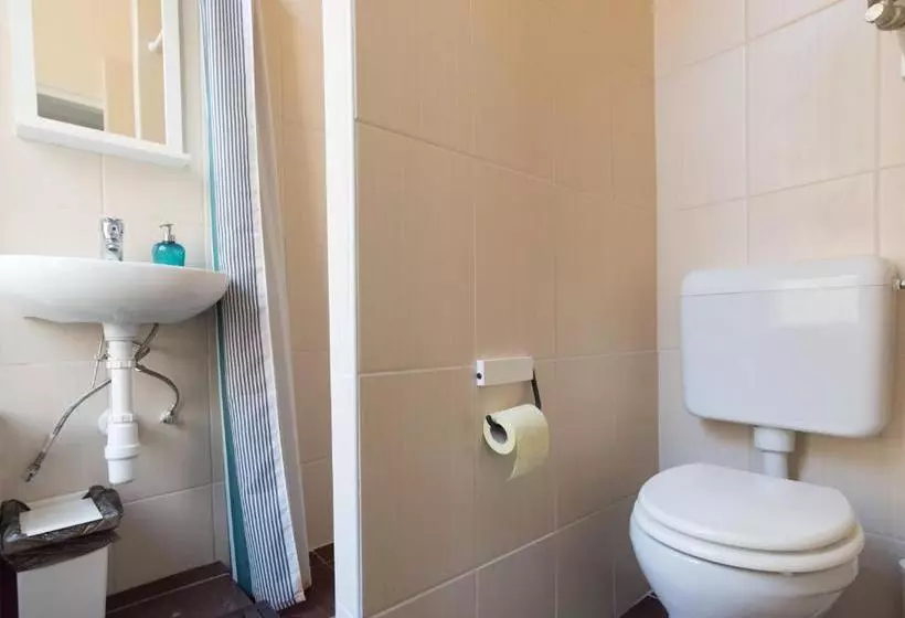 Gästgiveri Downtown Oasis Private Rooms