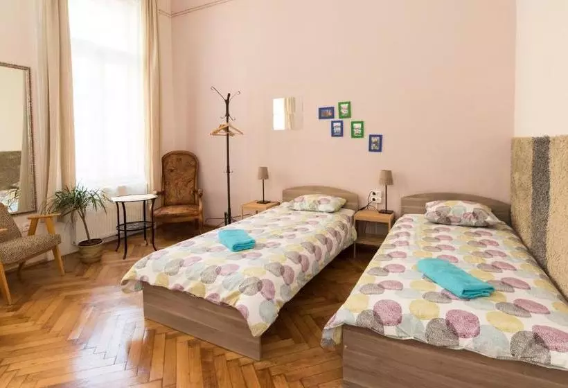 Gästgiveri Downtown Oasis Private Rooms