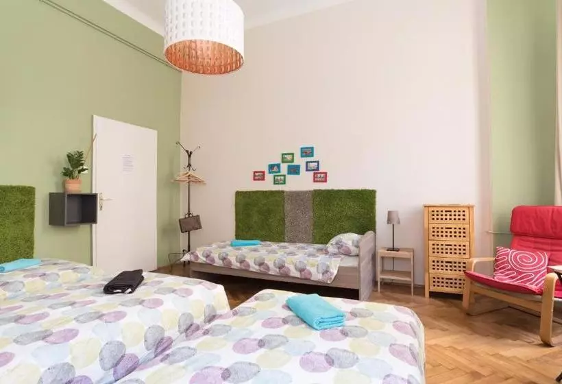 Gästgiveri Downtown Oasis Private Rooms