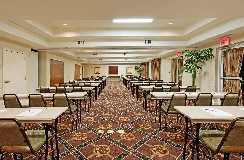 Holiday Inn Express Hotel & Suites Cullman By Ihg
