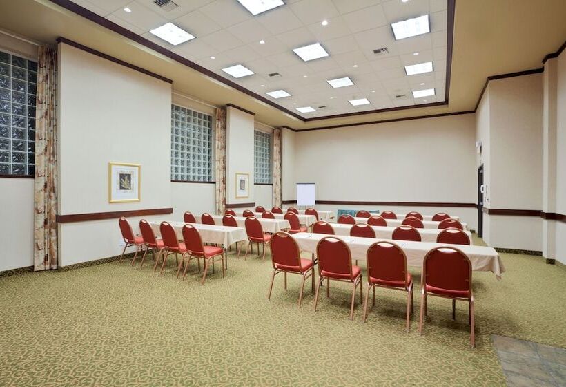 Holiday Inn Express Hotel & Suites Portland Northwest Downtown, An Ihg