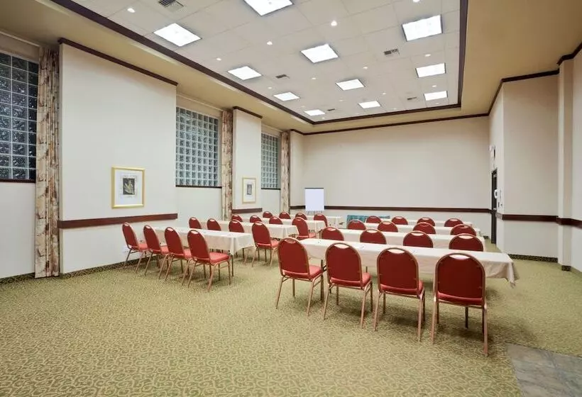 Holiday Inn Express Hotel & Suites Portland Northwest Downtown, An Ihg