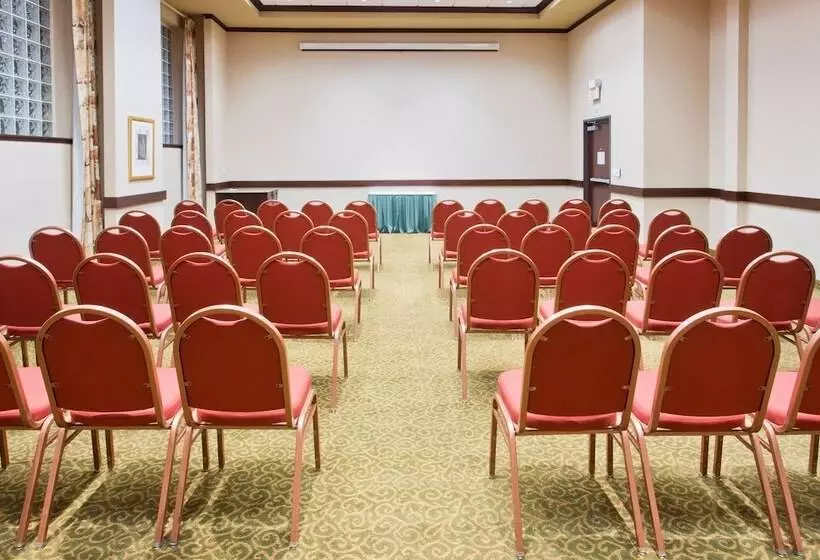 Holiday Inn Express Hotel & Suites Portland Northwest Downtown, An Ihg