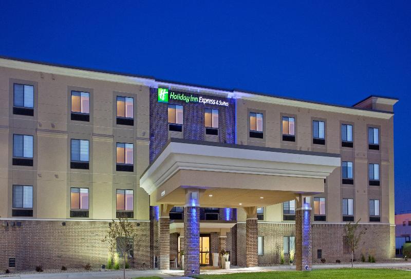 Holiday Inn Express Hotel And Suites Lincoln Airport, An Ihg