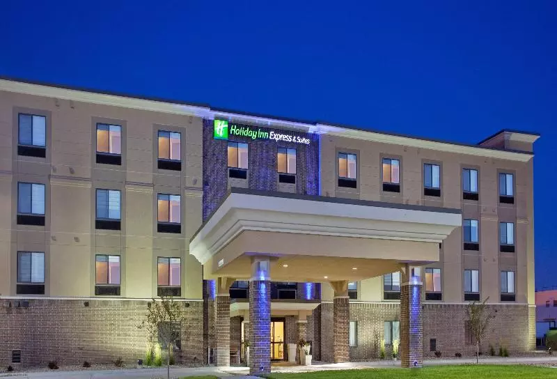 Holiday Inn Express Hotel And Suites Lincoln Airport, An Ihg