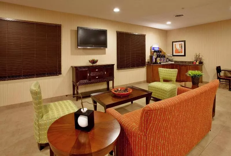 Holiday Inn Express Hotel And Suites Lincoln Airport, An Ihg