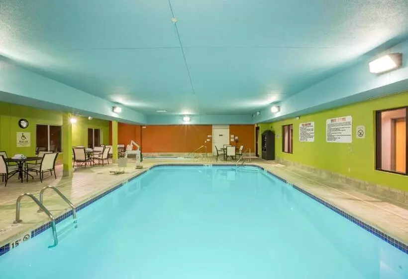 فندق Holiday Inn Express Hastings, An Ihg