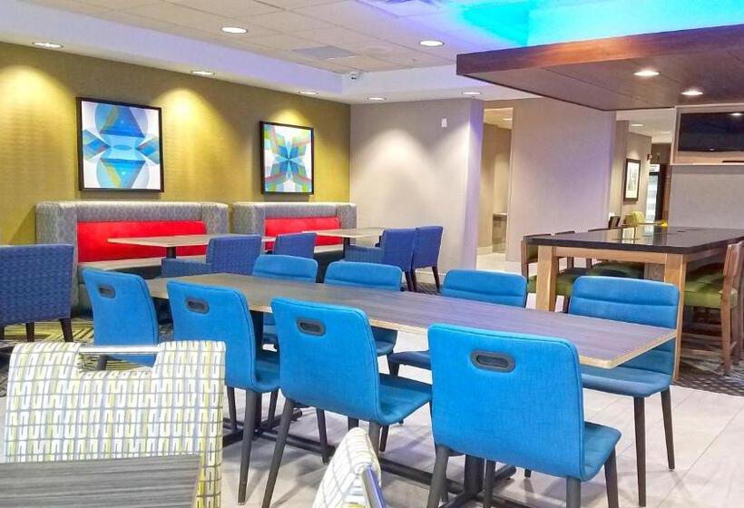 فندق Holiday Inn Express Hastings, An Ihg