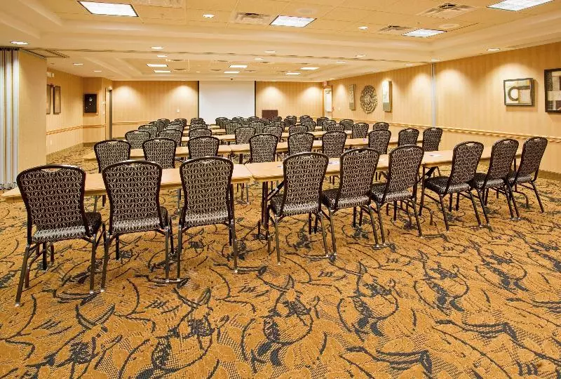 فندق Holiday Inn Express Hastings, An Ihg