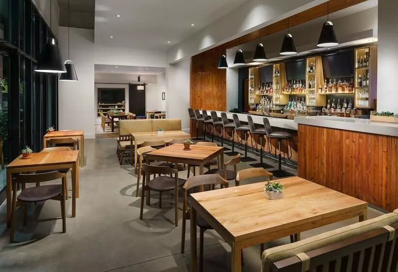 ホテル Indigo Athens University Area, An Ihg