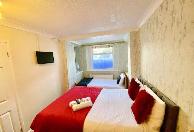 Отель The Trouville