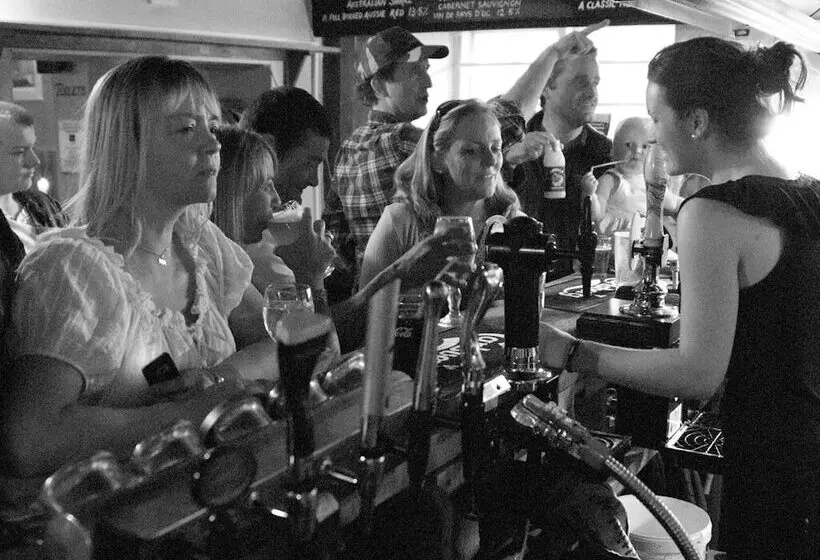 酒店 The White Lion Inn