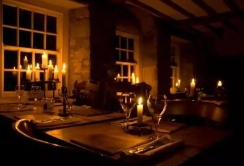 酒店 The White Lion Inn