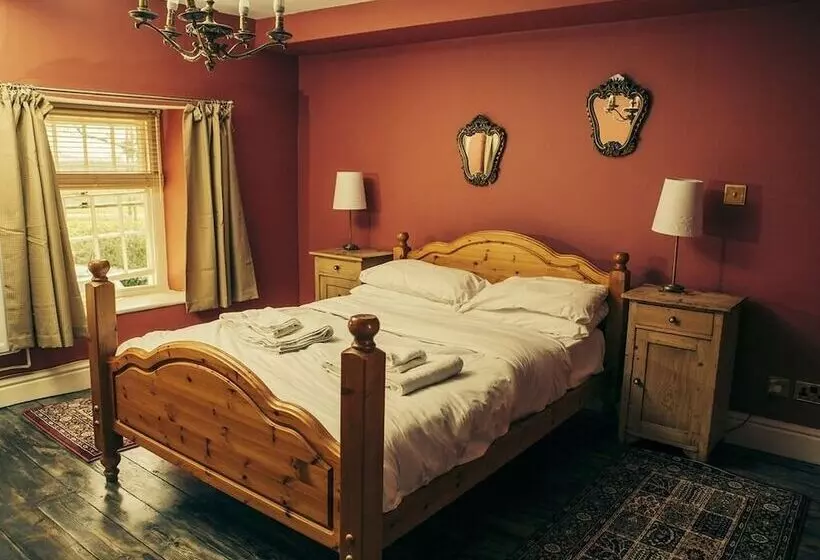 酒店 The White Lion Inn