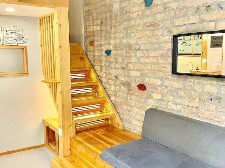 Lavender Circus Hostel, Doubles & Ensuites