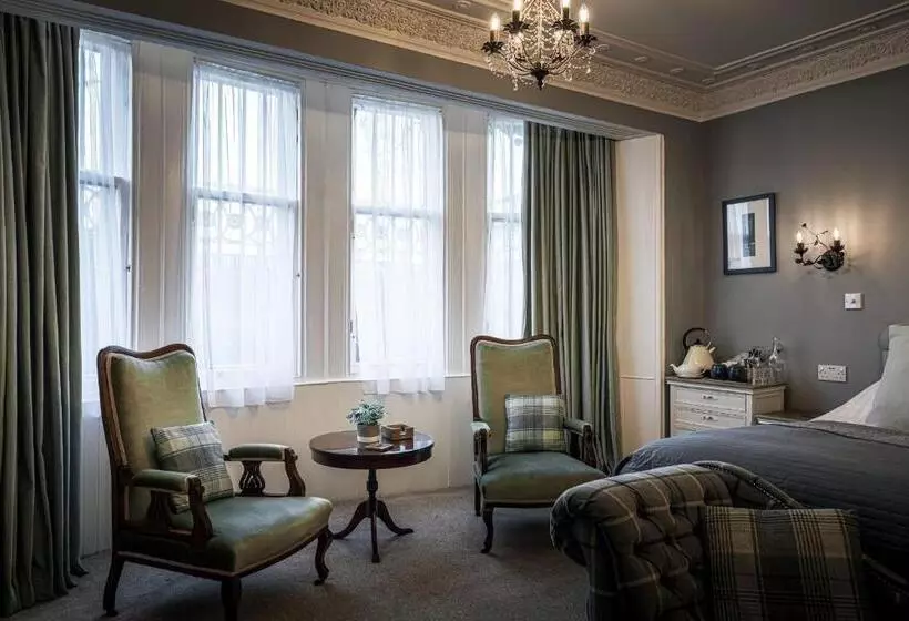 The Alamo Guest House