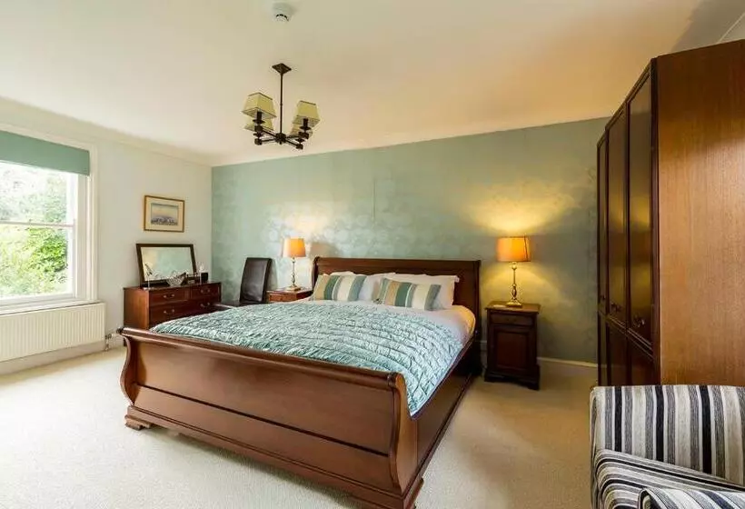 تختخواب و صبحانه Malvern View