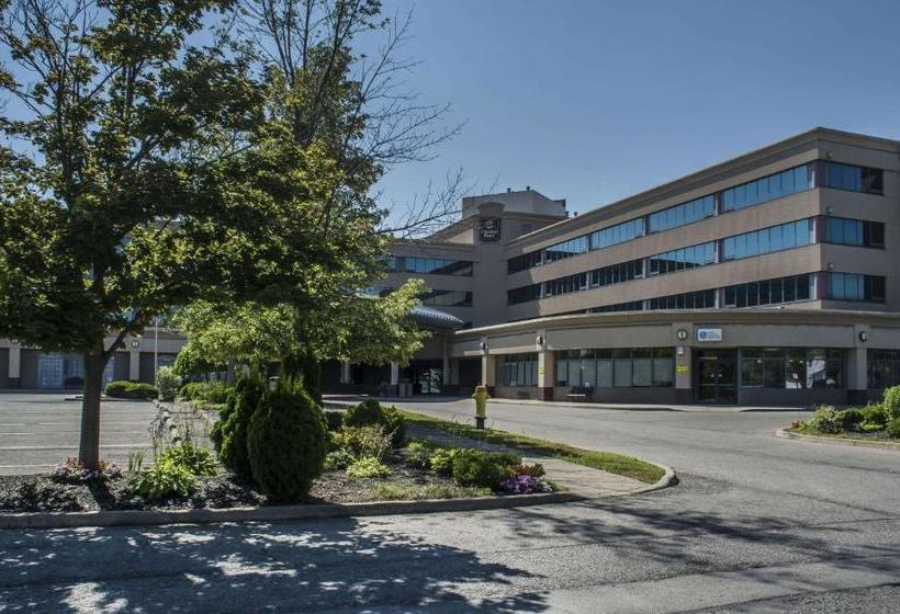 בית מלון כפרי Clarion  & Conference Centre