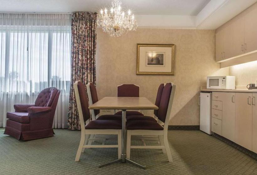 בית מלון כפרי Clarion  & Conference Centre