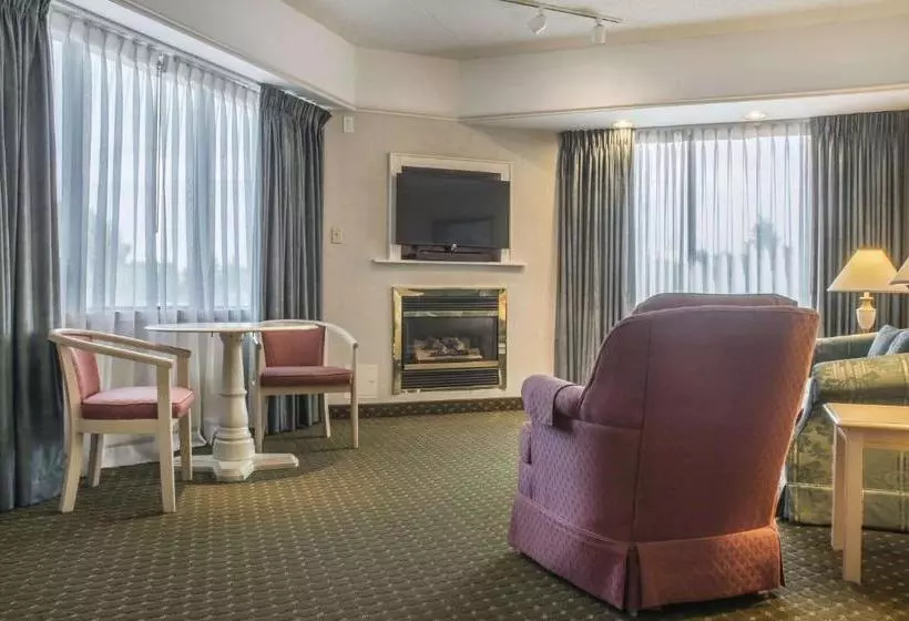 ホテル Clarion  & Conference Centre