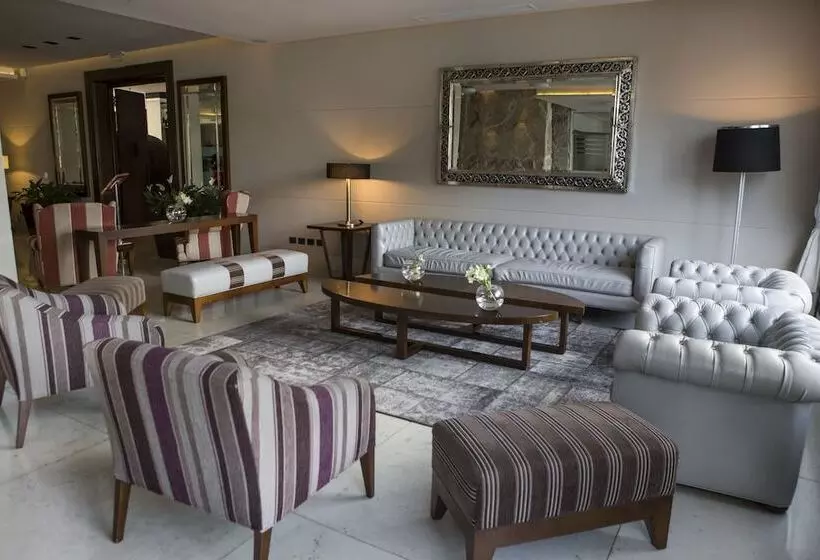 هتل Holiday Inn Ezeiza Airport, An Ihg