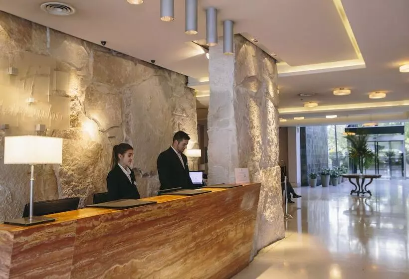 هتل Holiday Inn Ezeiza Airport, An Ihg
