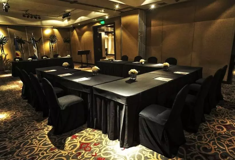 هتل Holiday Inn Ezeiza Airport, An Ihg