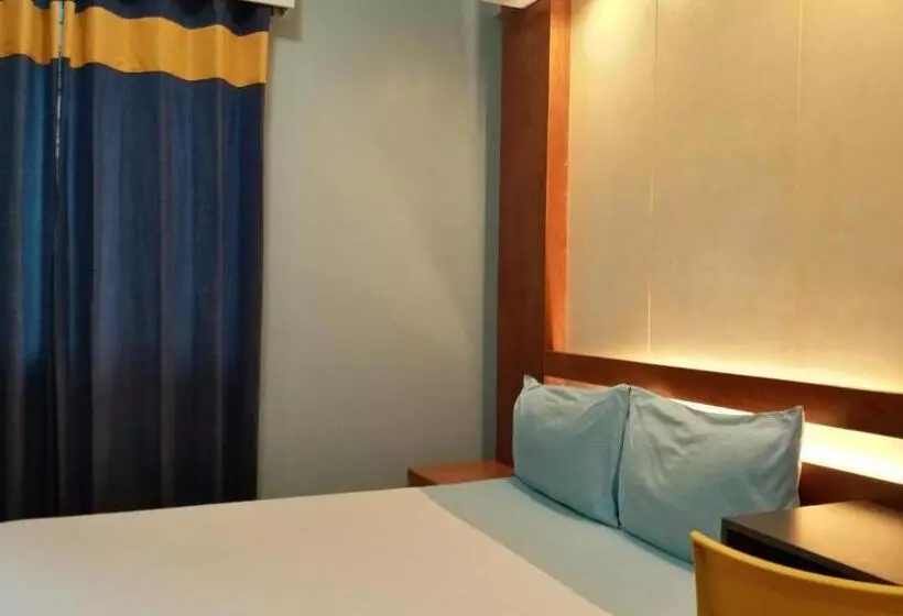 هتل Leesons Residences