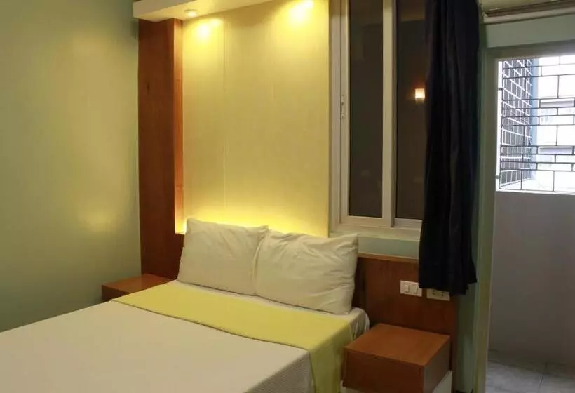 هتل Leesons Residences