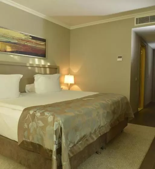 בית מלון כפרי Ramada Plaza By Wyndham Kahramanmaras