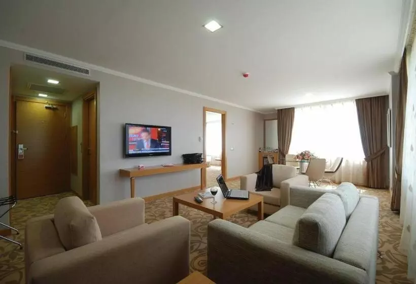 בית מלון כפרי Ramada Plaza By Wyndham Kahramanmaras