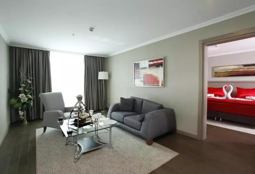 בית מלון כפרי Ramada Plaza By Wyndham Kahramanmaras