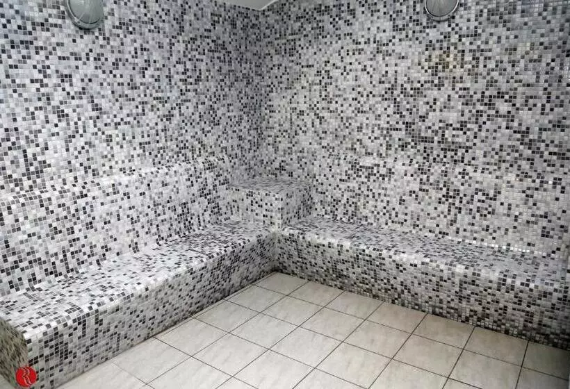 בית מלון כפרי Ramada Plaza By Wyndham Kahramanmaras