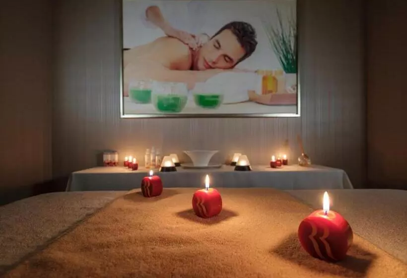 בית מלון כפרי Ramada Plaza By Wyndham Kahramanmaras