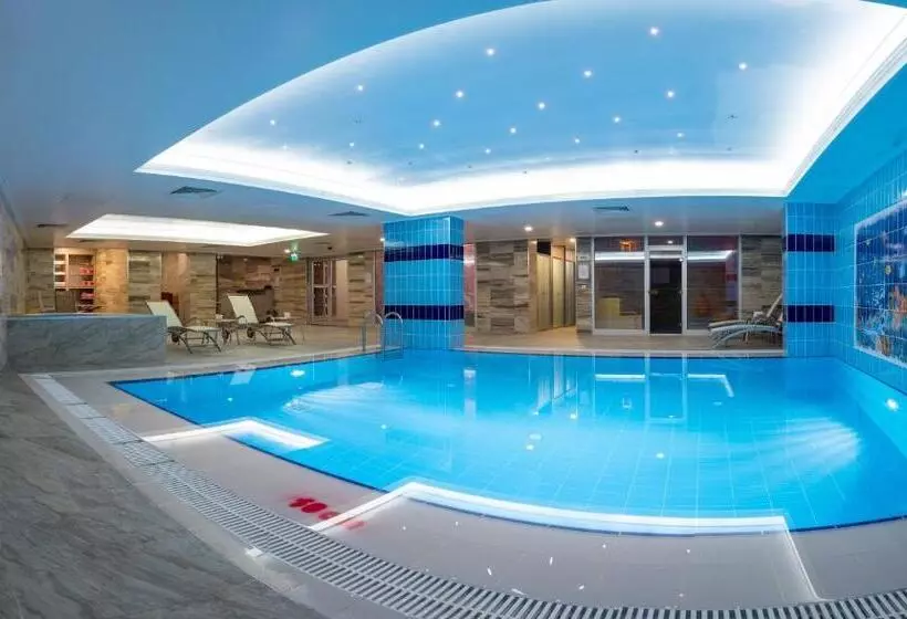 בית מלון כפרי Ramada Plaza By Wyndham Kahramanmaras