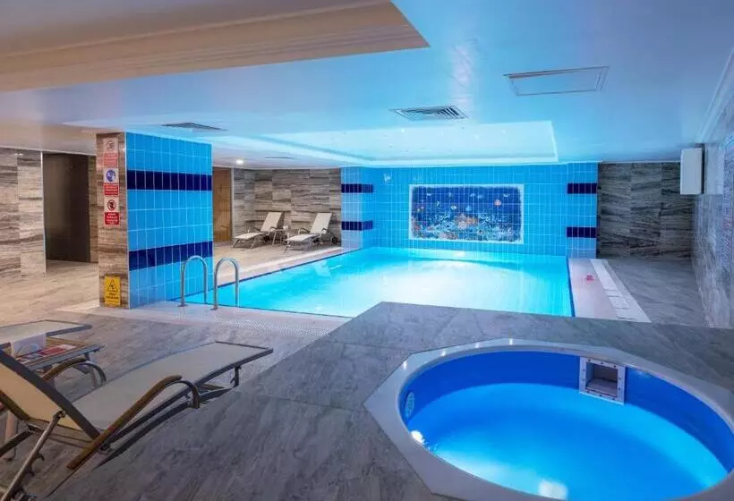 בית מלון כפרי Ramada Plaza By Wyndham Kahramanmaras