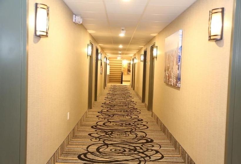 호텔 Red Carpet Inn Elmwood