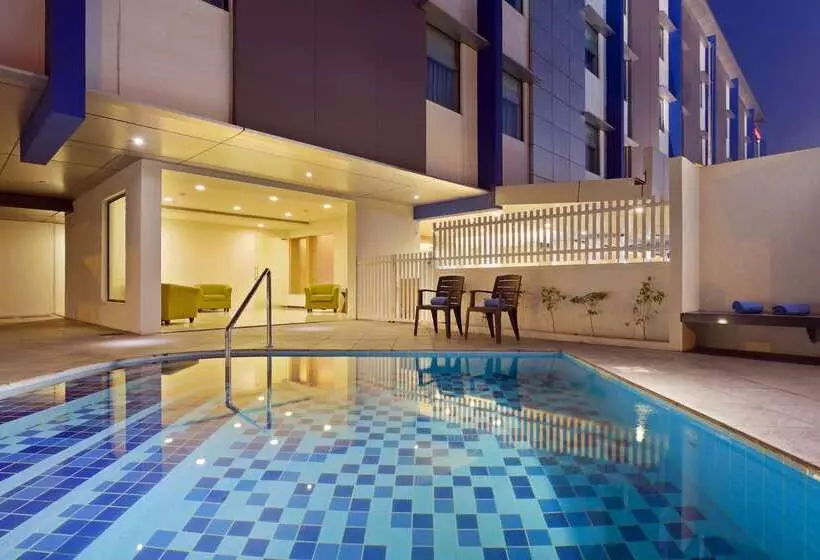 בית מלון כפרי Hampton By Hilton Vadodara  Alkapuri
