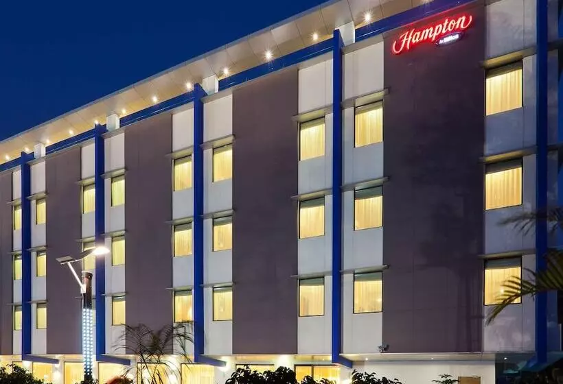 בית מלון כפרי Hampton By Hilton Vadodara  Alkapuri